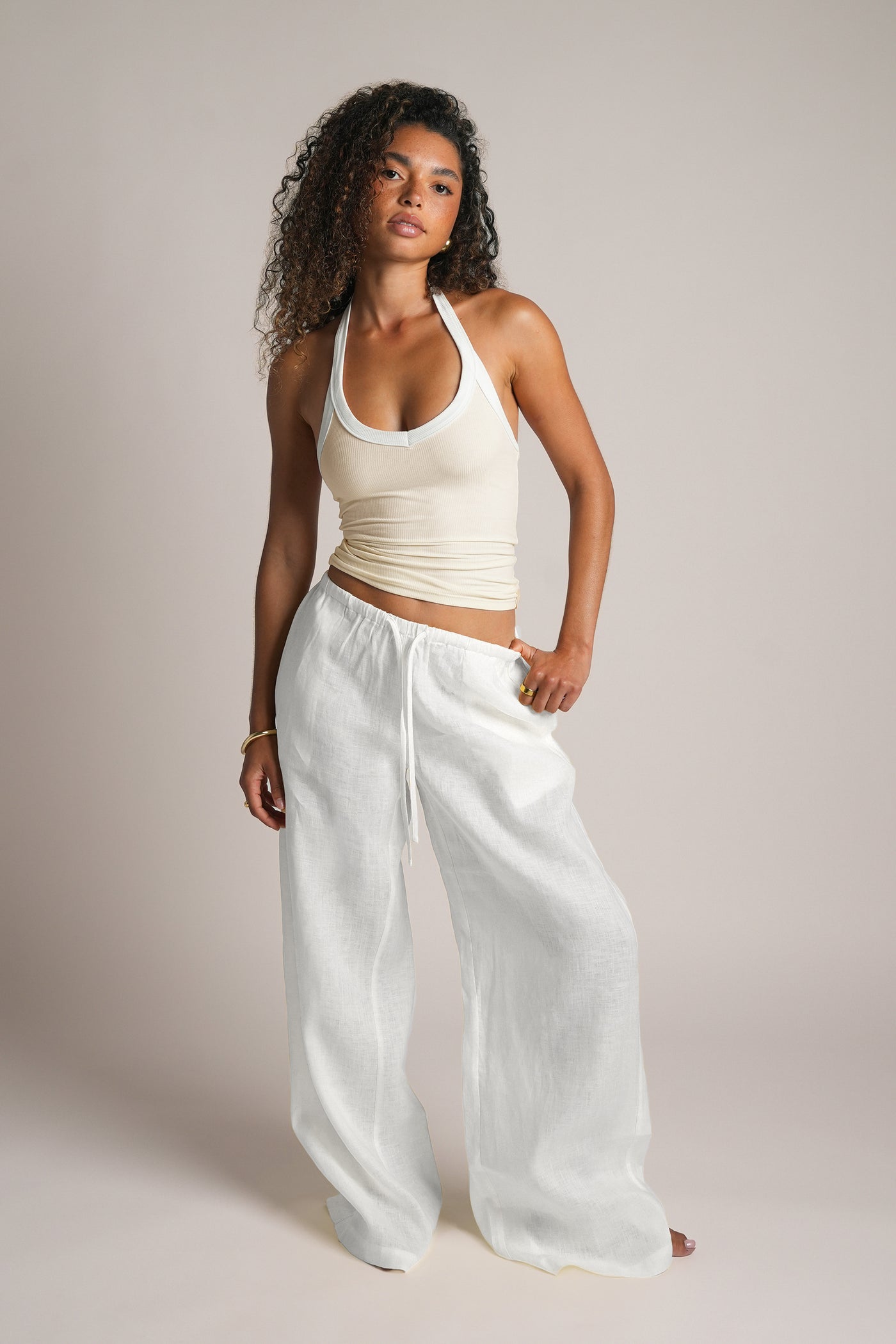 Leicht geripptes Neckholder-Top – Honigbutter/Creme