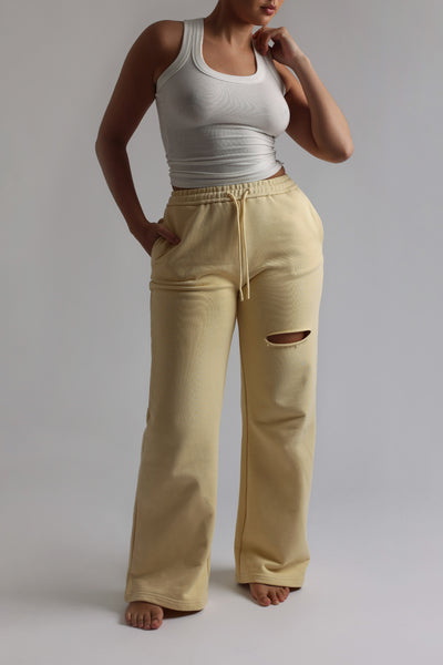Jogginghose mit weitem Bein und Cut-Out - Zartes Gelb