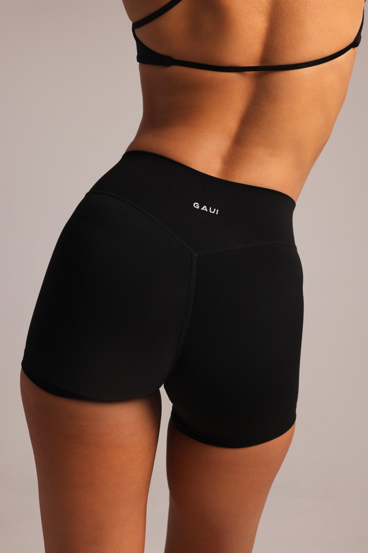 Form 4" Invisible Scrunch Shorts - Black