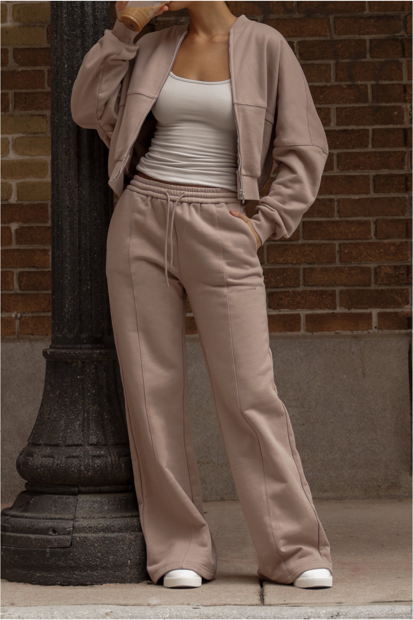 Structured Wide Leg Sweatpants - Warm Mocha