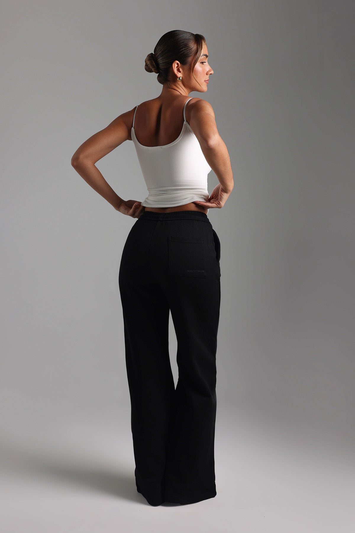 Cut-Out Wide Leg Sweatpants - Black