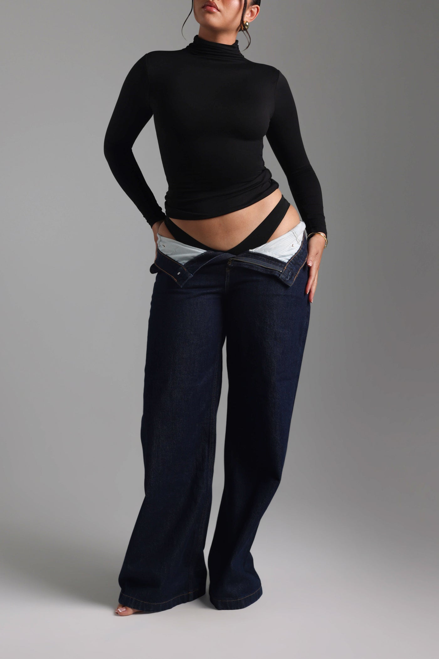 Refined Long Sleeve Turtleneck T-Shirt - Black