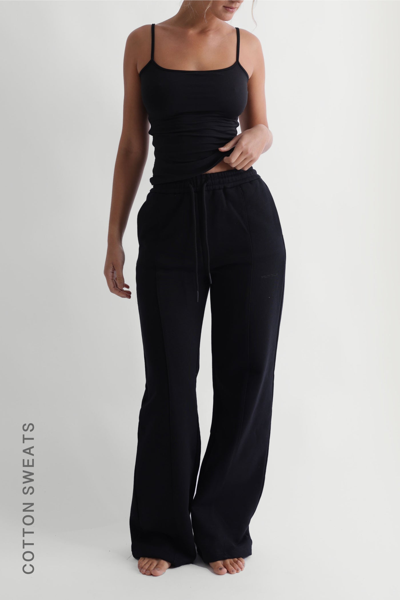 STRUCTURED WIDE LEG SWEATPANTS - Black