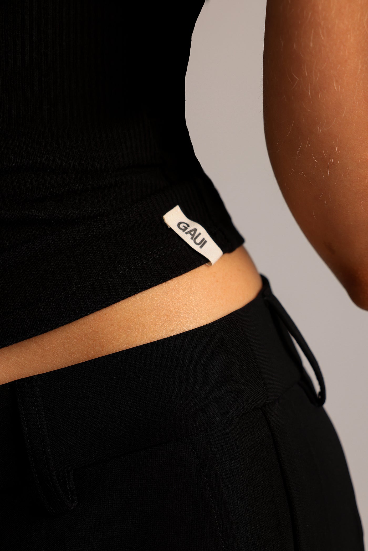 T-Shape Tank Top - Black