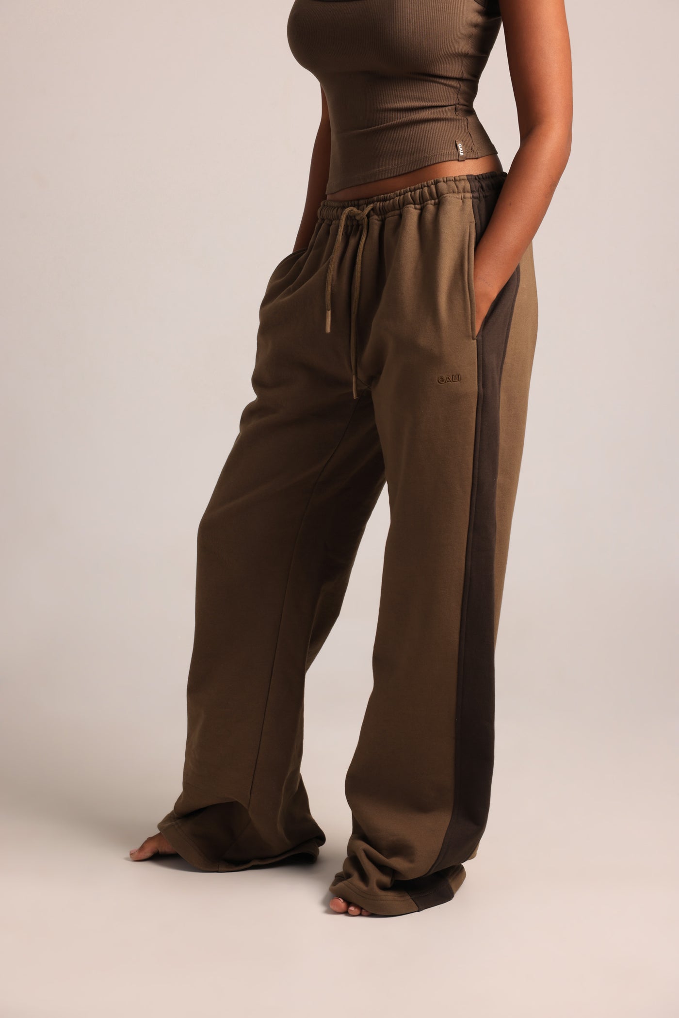 The Paneled Sweatpants - Pecan/Tobacco