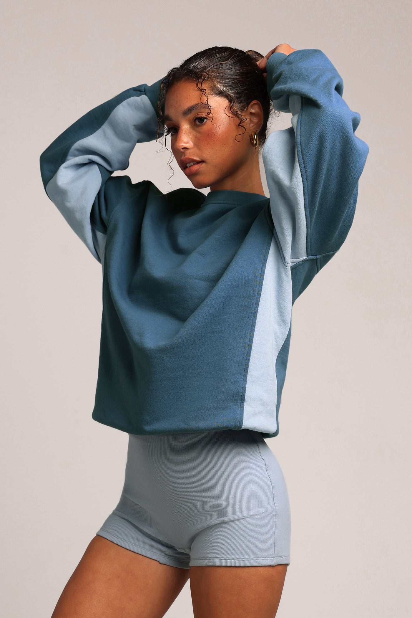 Contrast-Rundhals-Sweatshirt – 90s Babyblau/Azul