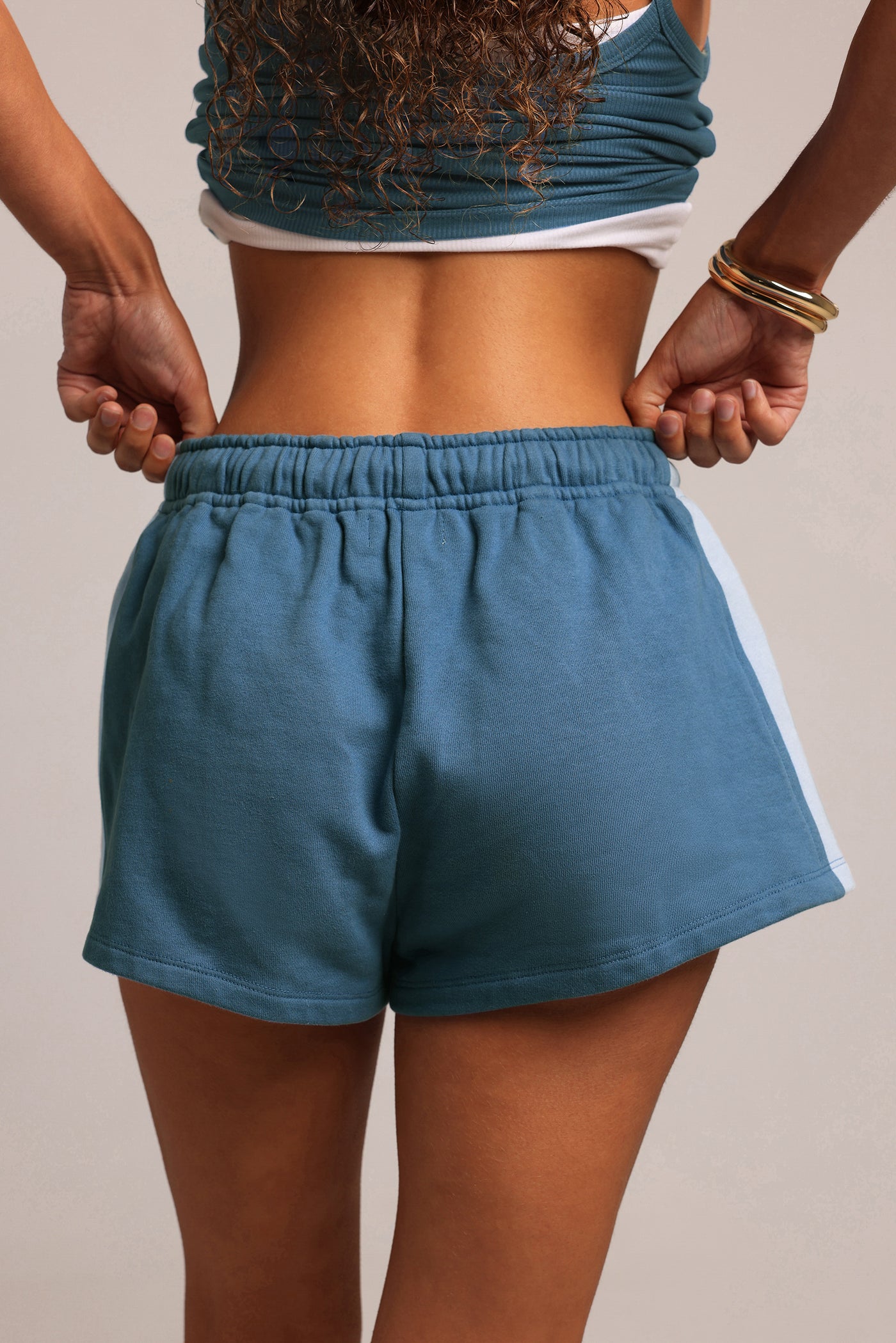 Essential Mini Shorts - 90er Hellblau/Azul