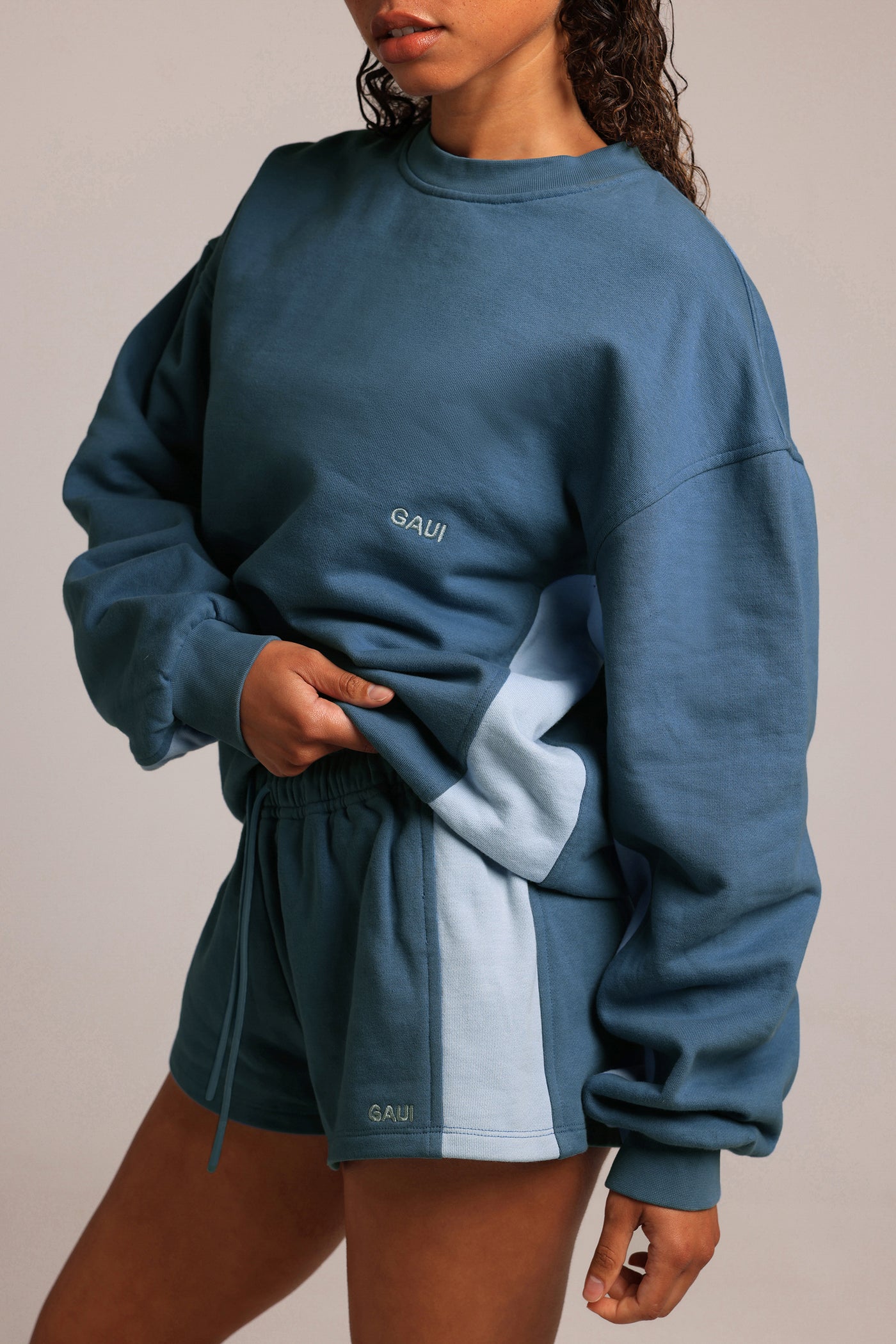 Essential Mini Shorts - 90er Hellblau/Azul