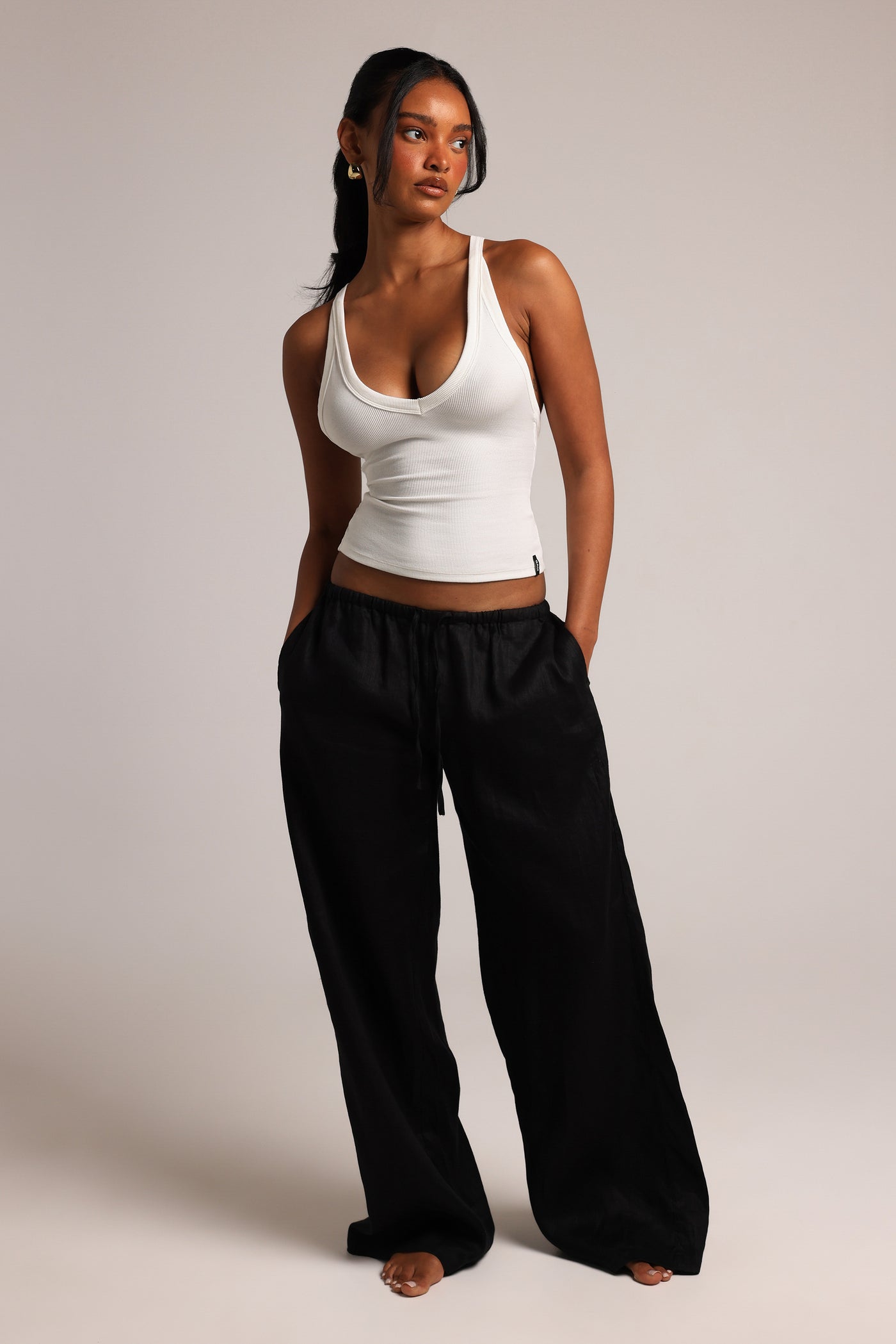 Plunge-Tanktop mit offenem Rücken – Weiß