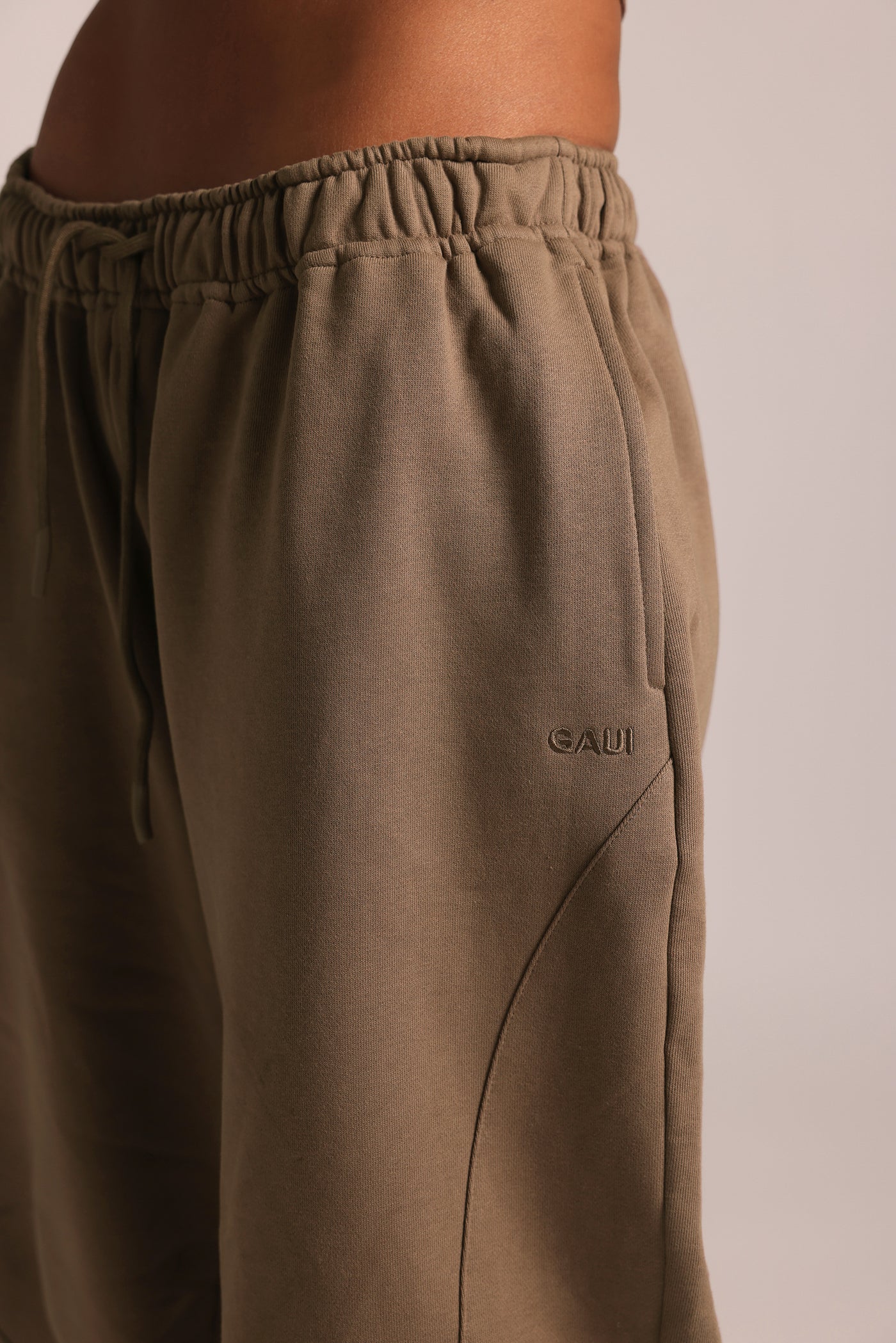 Classic Barrel Sweatpants - Coconut